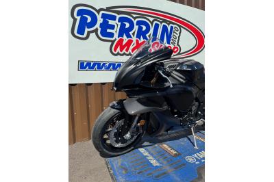 YAMAHA YZF 1000 R1