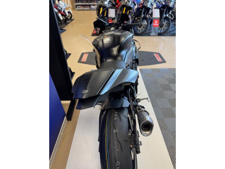 YAMAHA YZF R1 RACE