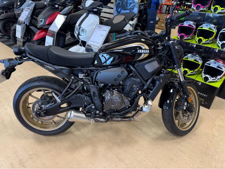 YAMAHA XSR 700