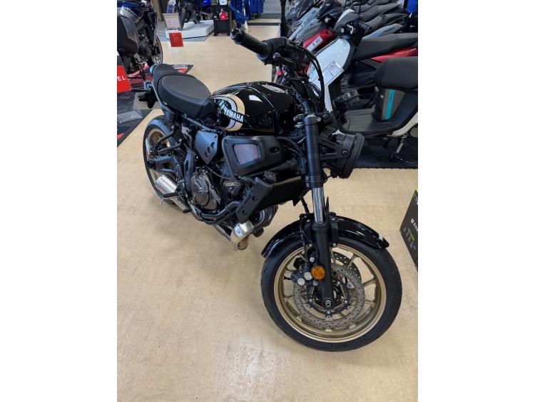 YAMAHA XSR 700